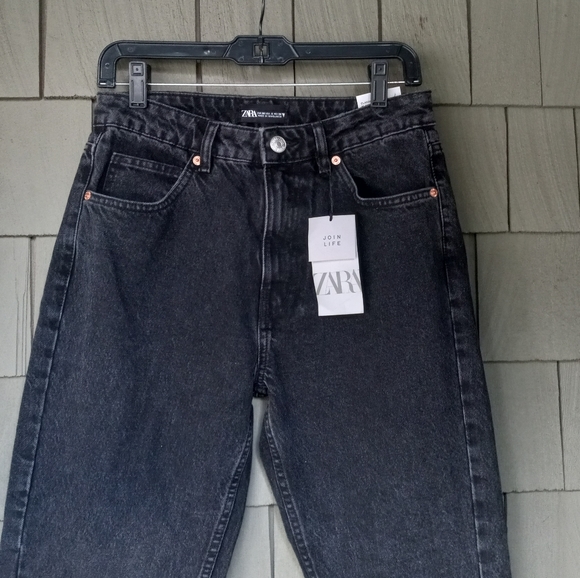 High Rise Mom Jeans - Picture 5 of 8